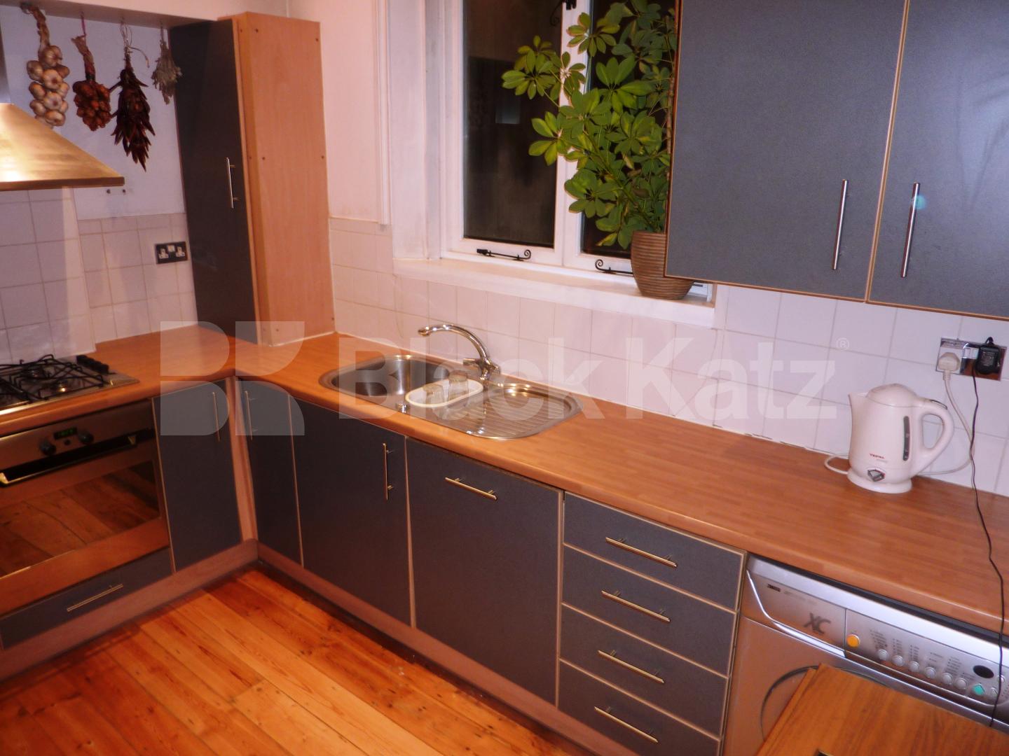 			FANTASTIC ONE BED!, 1 Bedroom, 1 bath, 1 reception Flat			 Ladbroke Grove, LADBROKE GROVE